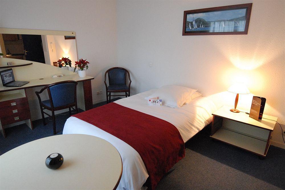 Cerise Lannion Aparthotel Exterior foto