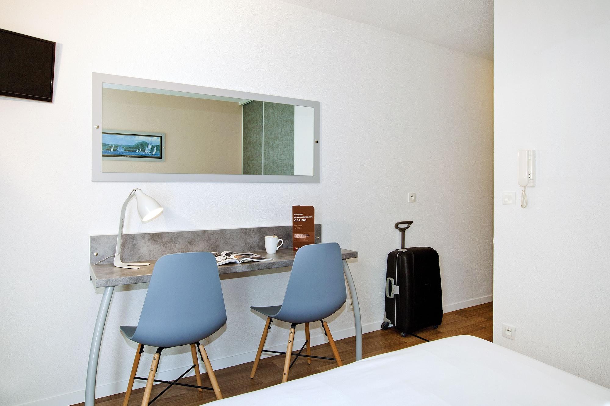 Cerise Lannion Aparthotel Exterior foto